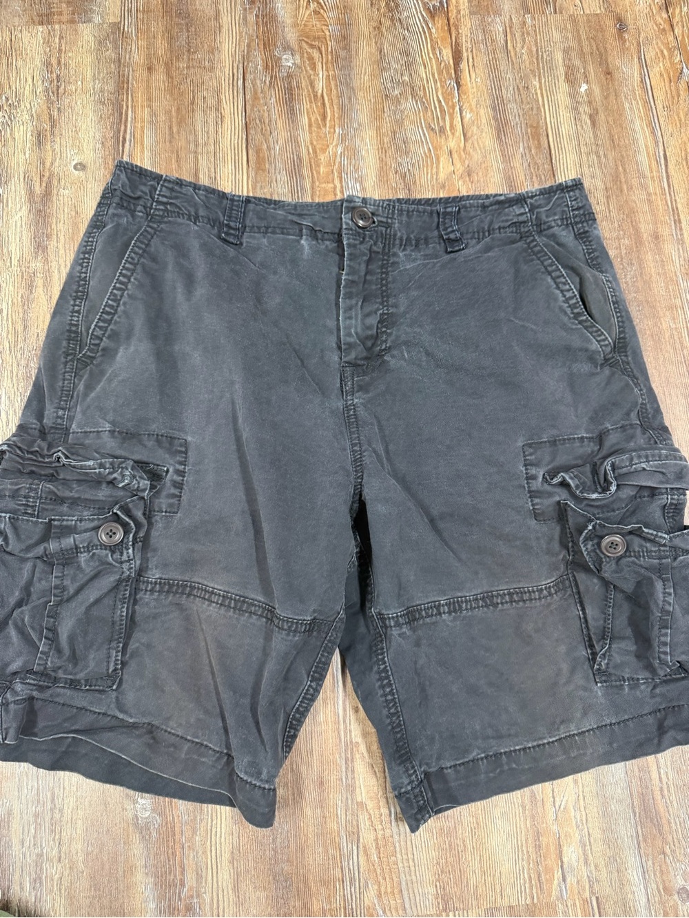 Y2k baggy Aeropostale black cargo shorts with multiple pockets